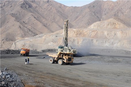 دولت به سرمایه‌گذاران معدنی سیستان و بلوچستان تسهیلات دهد