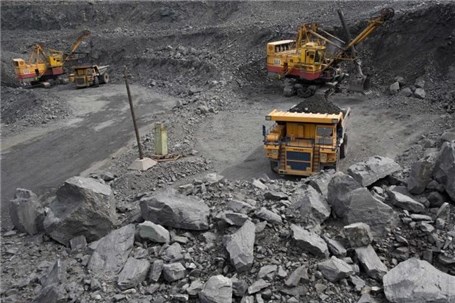 قیمت سنگ‌آهن با عرضه در بورس کالا آزاد شود
