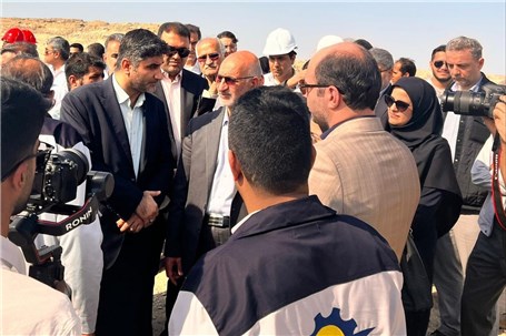 رئیس هیات عامل ایمیدرو از تاسیسات انتقال آب خلیج فارس دیدن کرد